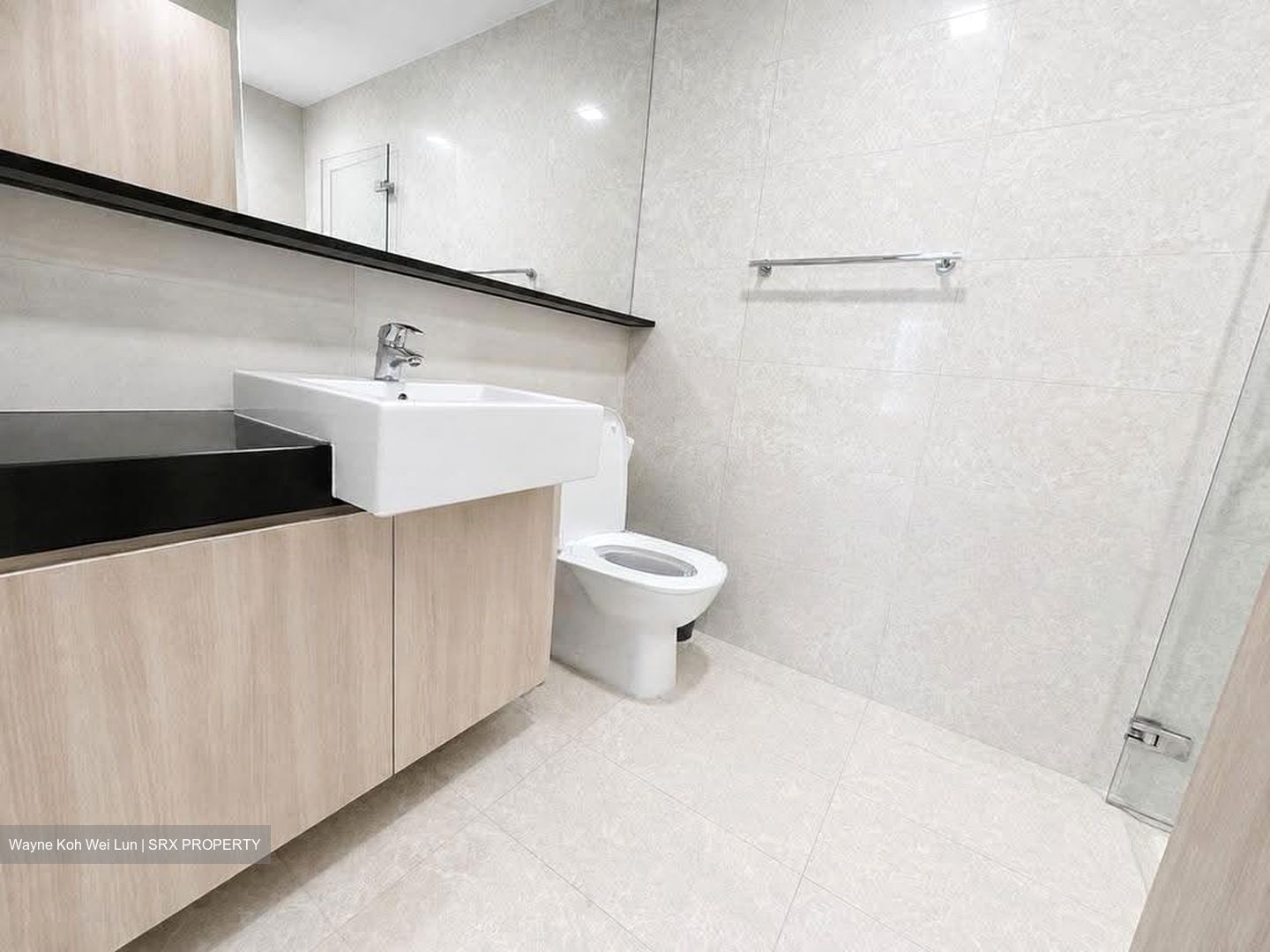 Waterfront Gold (D16), Condominium #610393881